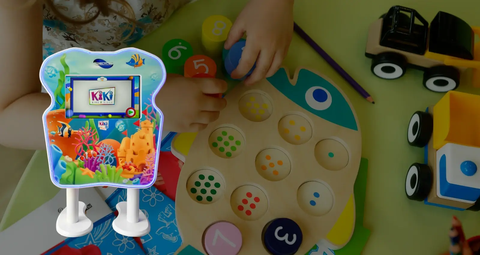 Stație multimedia cu 30 de jocuri educative pentru copii